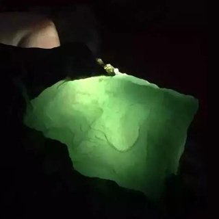 开窗的翡翠可以买吗