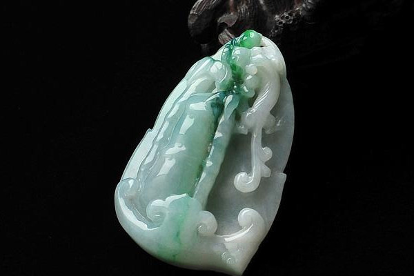 翡翠螭龙3.jpg