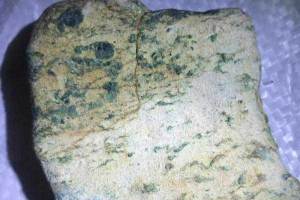 翡翠原石切垮后还能复活？翡翠原石切垮了怎么办？
