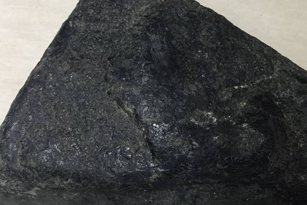 墨翠是属于什么档次的翡翠原石？木那墨翠切石图片