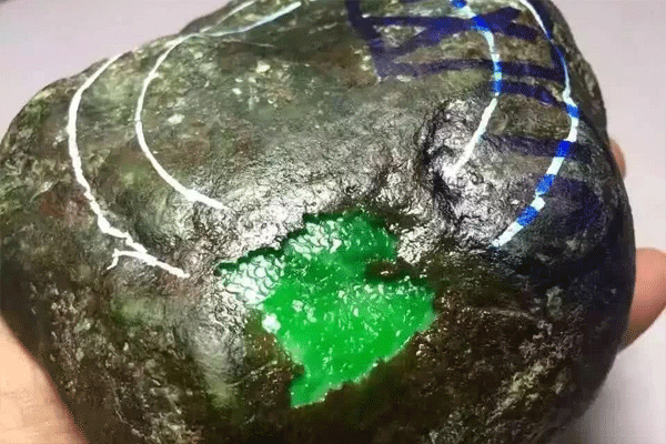 翡翠原石切割步骤 翡翠原石切割方法