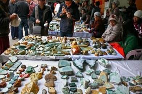 哪里可以买到便宜的翡翠原石？翡翠原石的批发市场