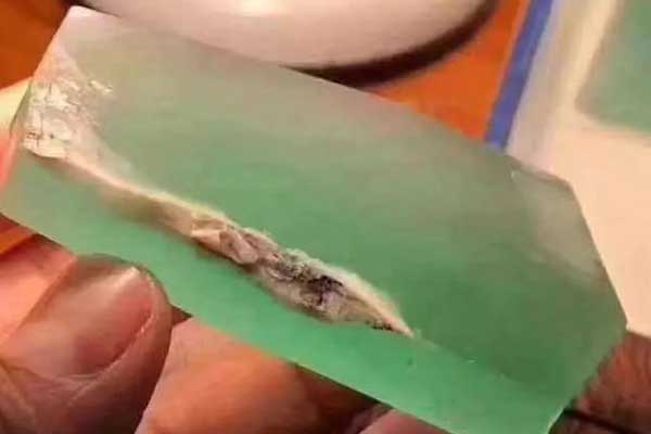沂水翡翠原石毛料冰种什么样？翡翠原石冰种介绍