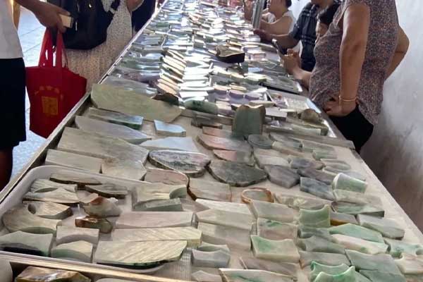 翡翠原石在哪获得