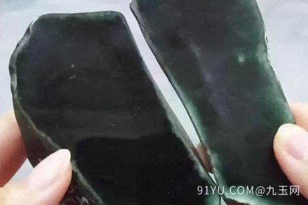 翡翠原石黑皮壳1.jpg