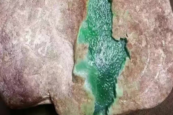 怎么测量翡翠原石 测量翡翠原石密度的方法