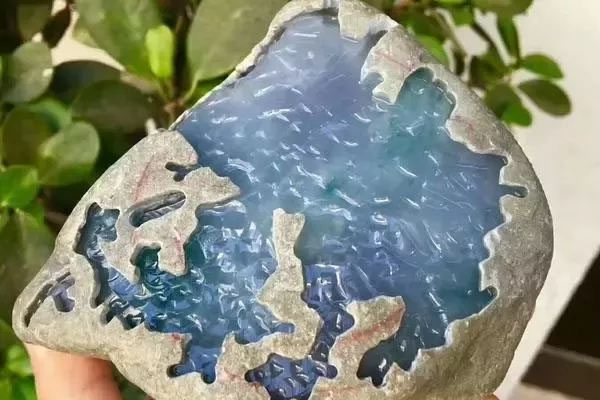 应该怎样挑选翡翠原石