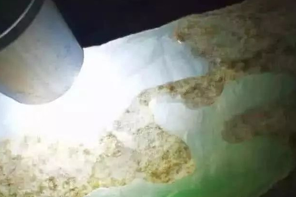 翡翠原石的价格还能涨吗 翡翠原石有价值吗