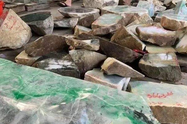 郴州有翡翠原石市场吗 冰种翡翠原石直售价格多少