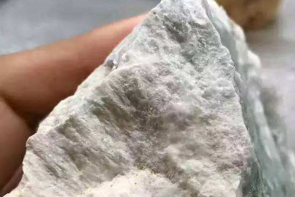 翡翠原石解开后怎么办 解开的翡翠原石要注意什么？