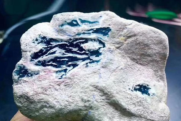 重庆翡翠原石的价格 翡翠原石多少钱
