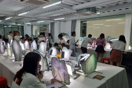 网上买翡翠原石怎么样 网上买翡翠原石注意什么
