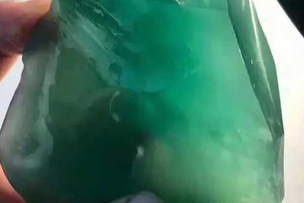 几百元的翡翠原石怎么样 几百的翡翠原石可以买吗？