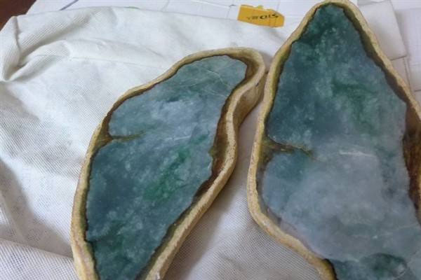 雪花棉翡翠原石价格 雪花棉翡翠原石是什么样子的