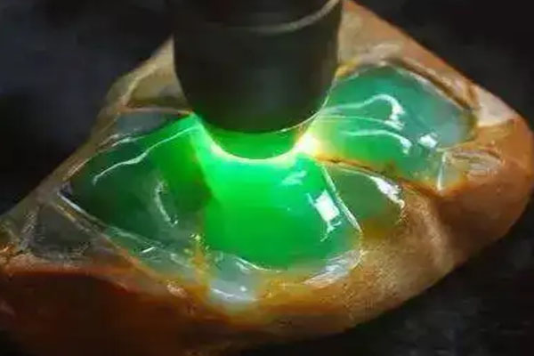 挑原石翡翠注意哪些 几个实用的方法教你