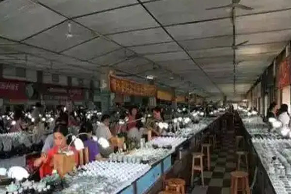 烟台翡翠原石加工哪里好 国内最大的翡翠加工市场在哪