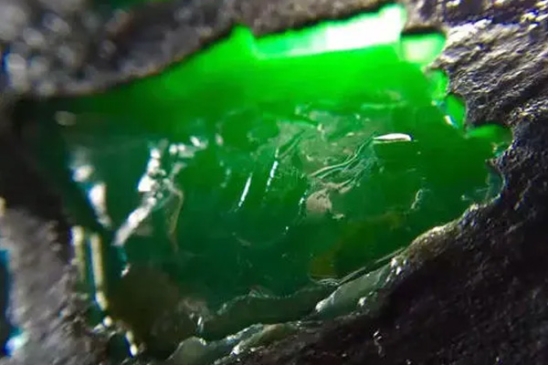 翡翠原石糯种特点有什么 糯种翡翠原石分什么等级