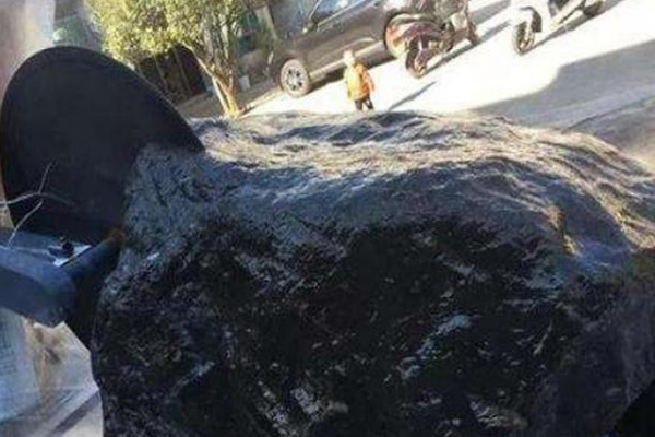 昆山翡翠原石哪里切割 翡翠原石有几种切割方法