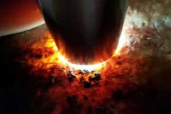 红翡翠原石是怎么样的 红翡翠原石价格多少？