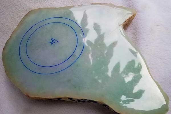 冰化翡翠原石价格 到冰的翡翠原石多少钱？