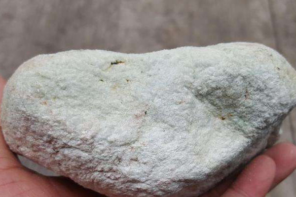 翡翠原石哪里最好 翡翠原石产地哪里的比较好