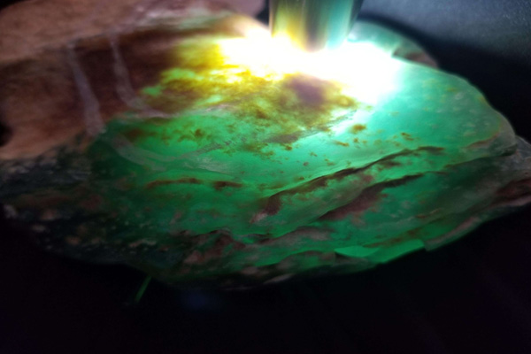 翡翠原石哪种雾最好 翡翠原石的雾有几种