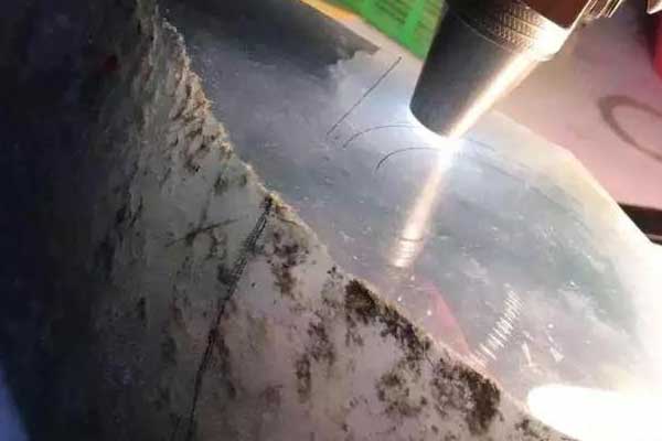 翡翠原石到手镯的加工过程 翡翠手镯制作步骤