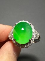冰种正阳绿蛋面戒指裸石：13*11*6mm