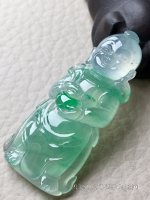 ❤。高冰绿送财童子，招财滴，现在最缺这个了，裸石：41.6-18.5-6.7mm。完美