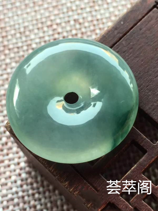 o冰种飘兰花平安扣 尺寸25.4/5.8,冰透 釉洁 起胶 完美，特惠