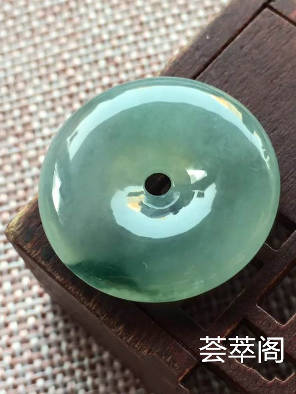 o冰种飘兰花平安扣 尺寸25.4/5.8,冰透 釉洁 起胶 完美，特惠