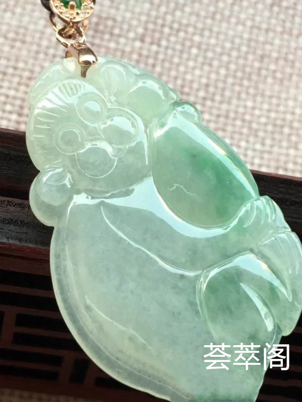 哦糯冰飘绿灵猴献瑞，完美，雕工精湛，玉质细腻，种水一流，饱满，尺寸39.8/26.2/4.2，福利杀超值