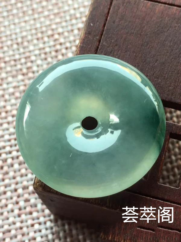 o冰种飘兰花平安扣 尺寸25.4/5.8,冰透 釉洁 起胶 完美，特惠