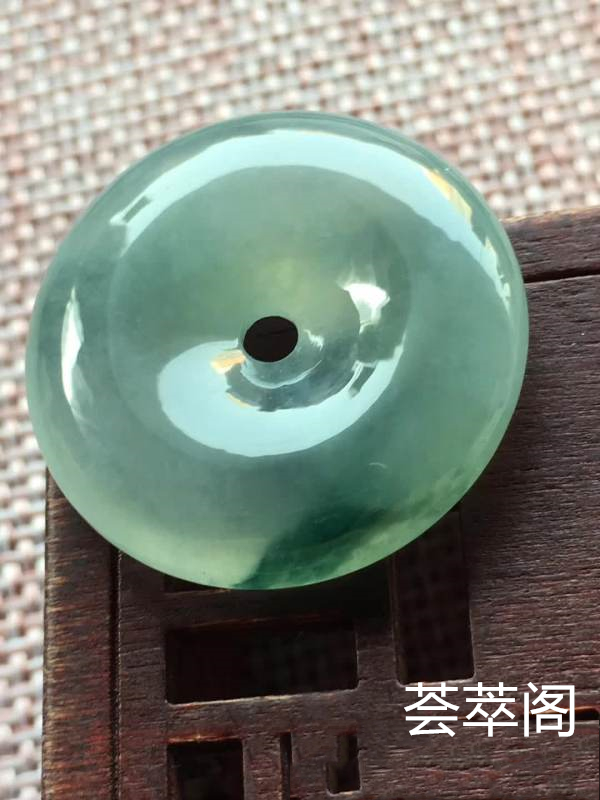 o冰种飘兰花平安扣 尺寸25.4/5.8,冰透 釉洁 起胶 完美，特惠