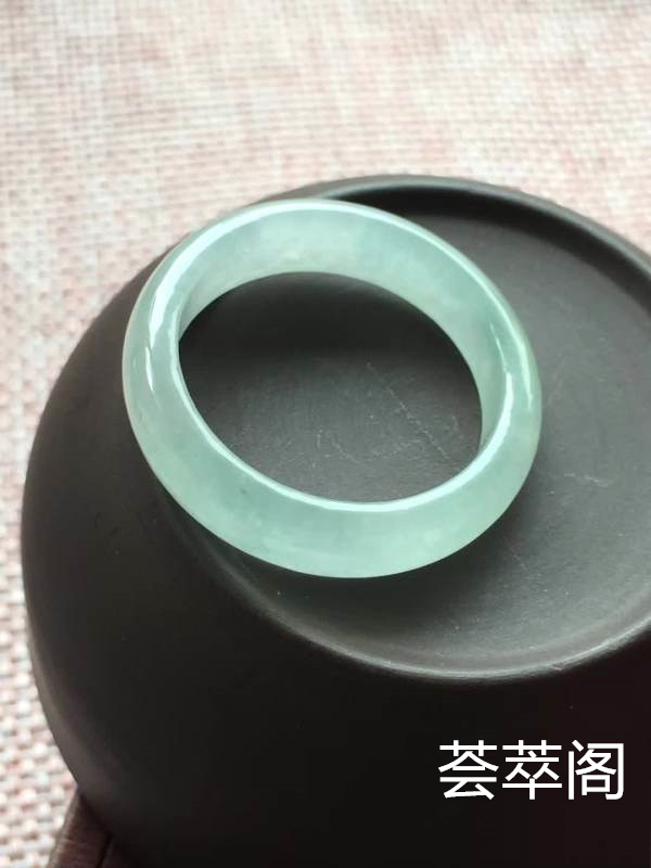 O冰种指环 尺寸20.4/6.1/3.1,冰透 釉洁 起光 完美，特惠