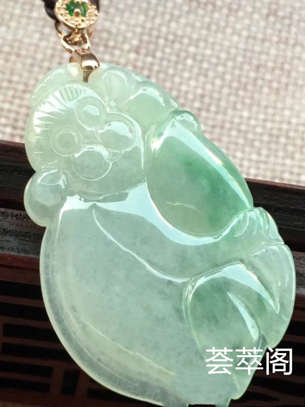 哦糯冰飘绿灵猴献瑞，完美，雕工精湛，玉质细腻，种水一流，饱满，尺寸39.8/26.2/4.2，福利杀超值