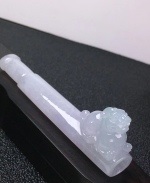 翡翠【冰紫招财烟嘴】冰透起光，种水一流，精美实用。尺寸：80.6/26.2/14mm