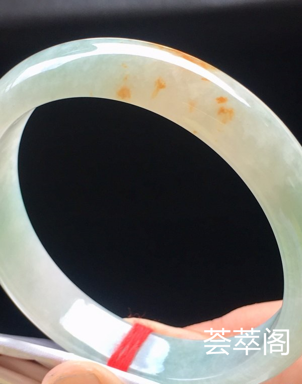 端午特惠冰晴飘黄翡手镯，58.8/12.4/7.4。完美，种水老，细腻冰润，颜色鲜艳，绚丽夺目，冰冰透透，性价比高。s