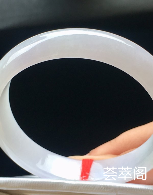 端午特惠冰紫底贵妃手镯，56.5/50.4/12.6/8.1。完美，种水老，细腻冰润，颜色清爽，清新淡雅，干净靓丽，性价比高。s