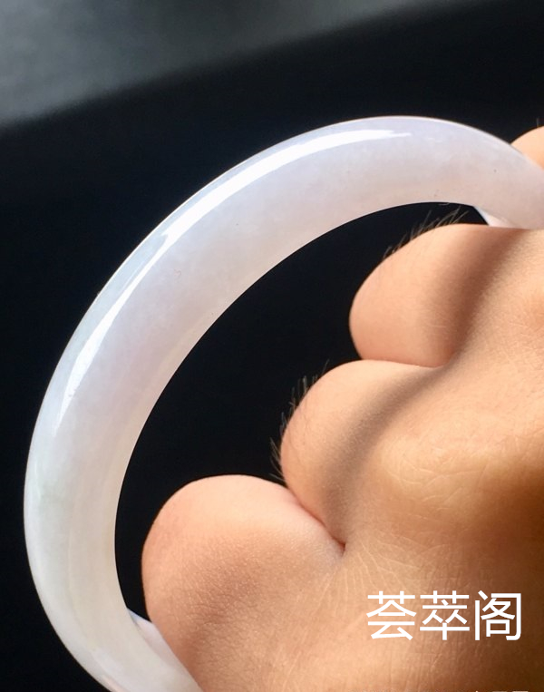端午特惠冰紫底贵妃手镯，56.5/50.4/12.6/8.1。完美，种水老，细腻冰润，颜色清爽，清新淡雅，干净靓丽，性价比高。s