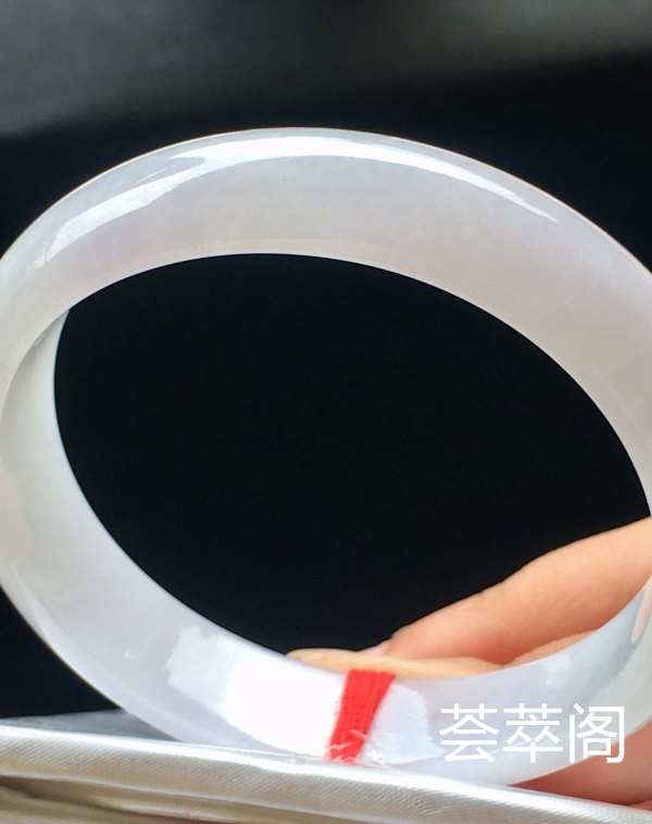 端午特惠冰紫底贵妃手镯，56.5/50.4/12.6/8.1。完美，种水老，细腻冰润，颜色清爽，清新淡雅，干净靓丽，性价比高。s