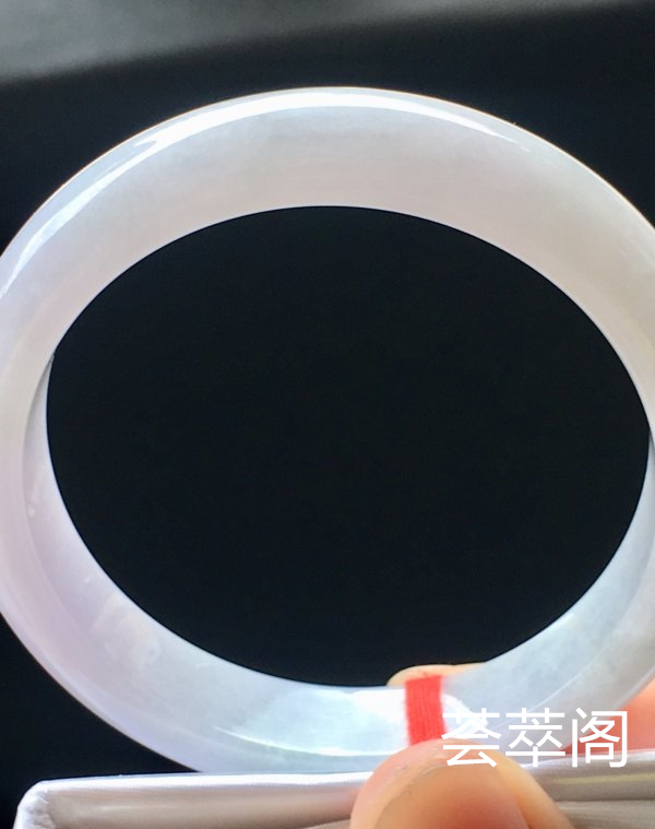 端午特惠冰紫手镯，54/11.6/8.3。完美，种水老，细腻水润，颜色清爽，色泽鲜艳，清新淡雅，性价比高。s