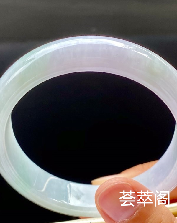 冰春彩手镯，特惠（不议价）57.5/13.6/7.7，完美，种水老，色泽艳丽，冰透清爽，水润饱满，性价比高。T
