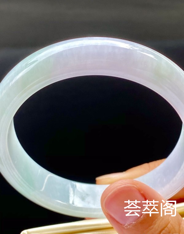 冰春彩手镯，特惠（不议价）57.5/13.6/7.7，完美，种水老，色泽艳丽，冰透清爽，水润饱满，性价比高。T