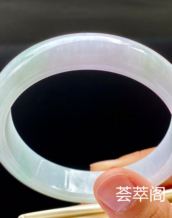 冰春彩手镯，特惠（不议价）57.5/13.6/7.7，完美，种水老，色泽艳丽，冰透清爽，水润饱满，性价比高。T