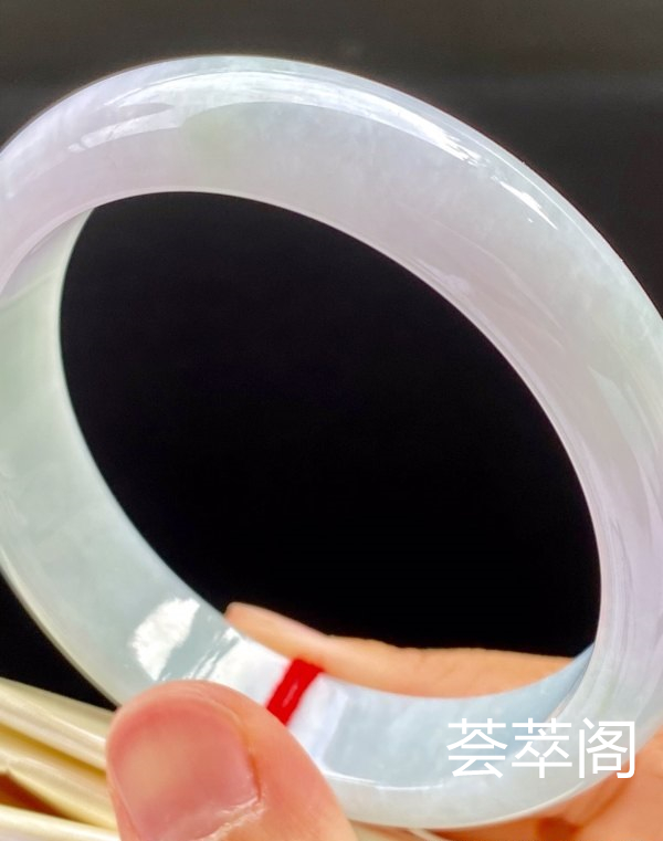冰春彩手镯，特惠（不议价）57.5/13.6/7.7，完美，种水老，色泽艳丽，冰透清爽，水润饱满，性价比高。T