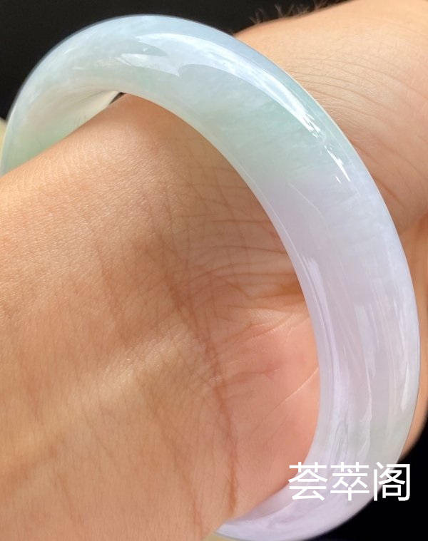 冰春彩手镯，特惠（不议价）57.5/13.6/7.7，完美，种水老，色泽艳丽，冰透清爽，水润饱满，性价比高。T