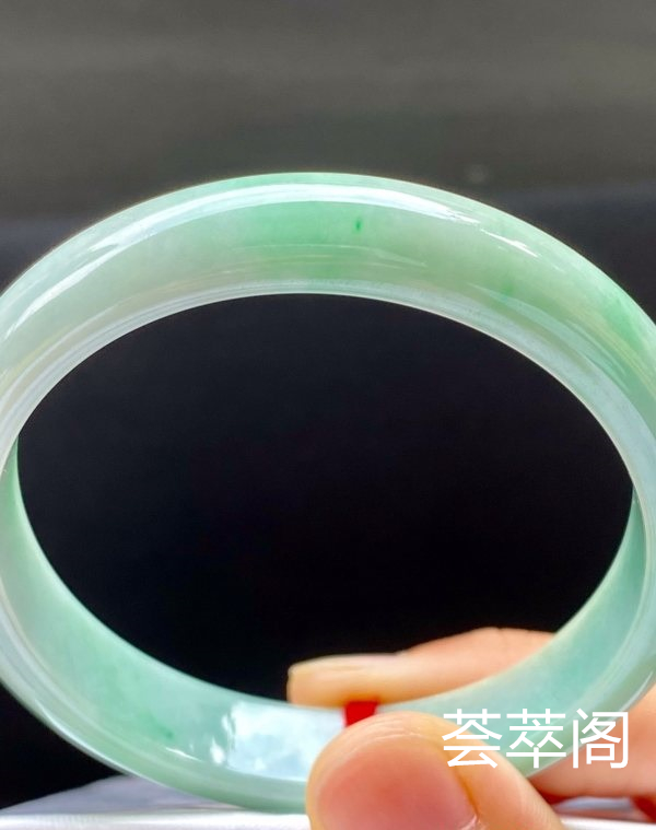飘绿手镯，特惠（不议价）55/11.3/6.7，完美，种水老，颜色好看，冰透清爽，水润饱满，性价比高。T