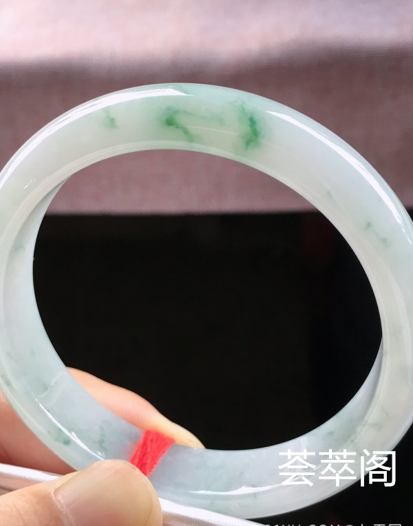 特惠，圈口56.5，正圈手镯，飘兰花，玉质细腻水润，性价比高，完美，尺寸56.5-12.4-7.2mm    