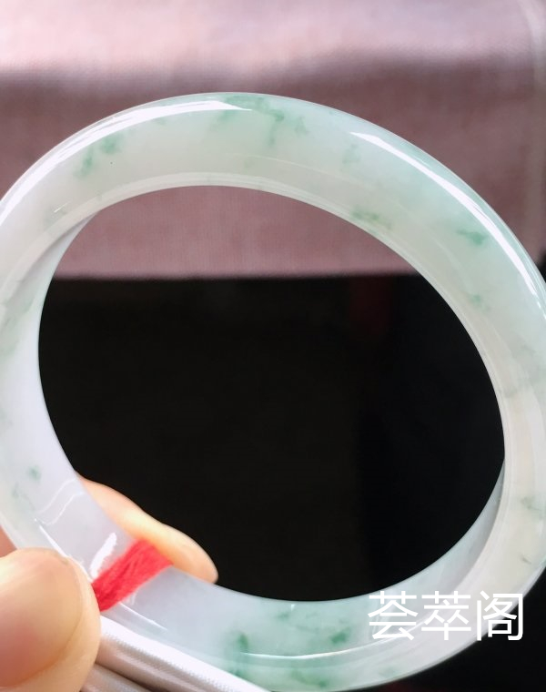 特惠，圈口56.5，正圈手镯，飘兰花，玉质细腻水润，性价比高，完美，尺寸56.5-12.4-7.2mm    